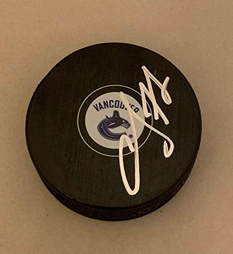 Nikolaj Goldobin potpisao je Vancouver Canucks s autogramom NHL s autogramom