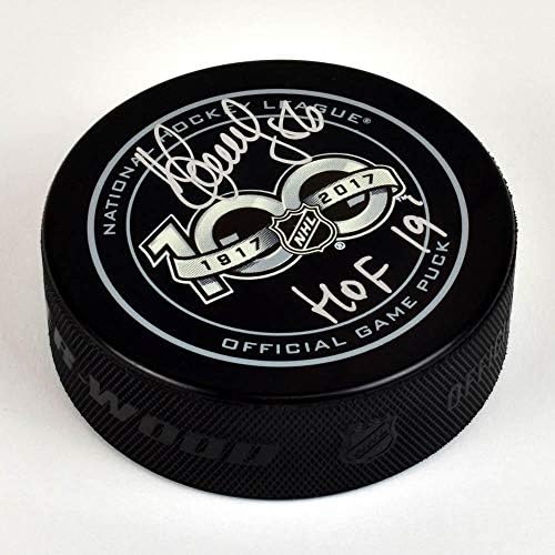 Sergej Zubov u stogodišnjoj sezoni NHL-a potpisao je službenu igračku loptu 100 godina NHL - ove lopte s autogramima