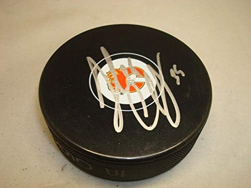 Aleks Chiasson potpisao je hokejaški pak Calgari Flames s autogramom 1-u-NHL Pak s autogramom